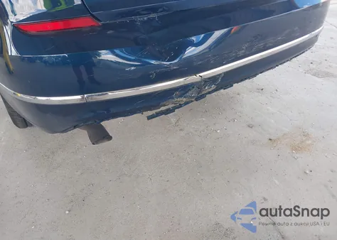 2019 Volkswagen Passat 2.0T Wolfsburg Edition z USA, uszkodzony, nr VIN 1VWLA7A3XKC010464